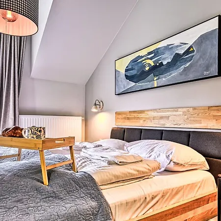 Hillside, Sun & Snow Karpacz